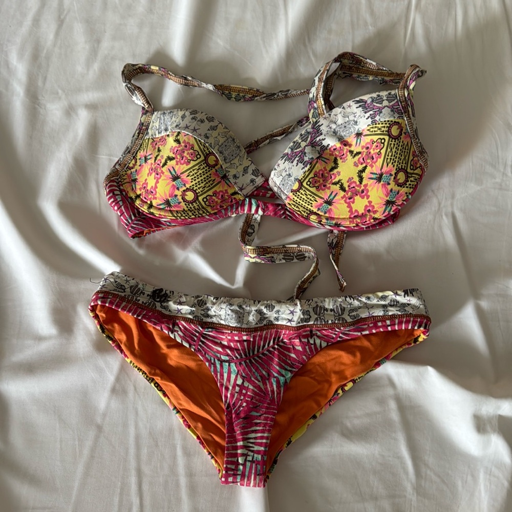 Maaji bikini size L top and S bottom